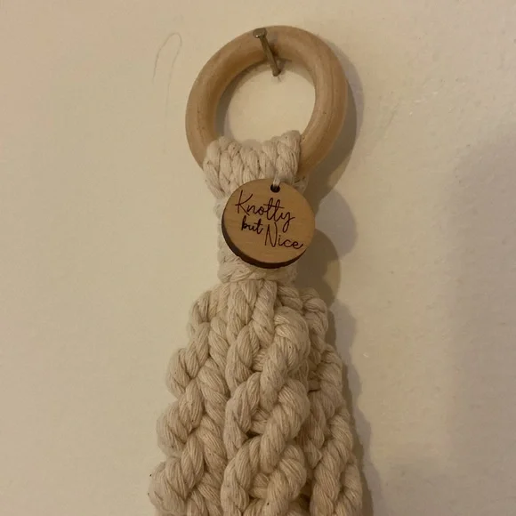 Macrame plant holder - Picture 4 of 5